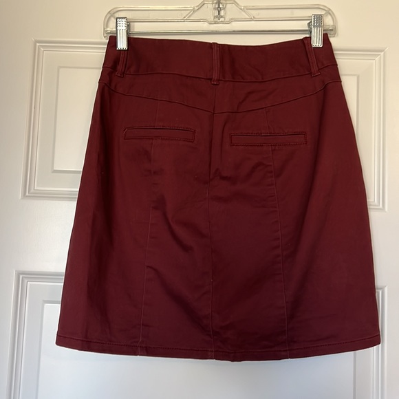 Loft maroon, button pencil skirts with front pockets - Picture 2 of 2